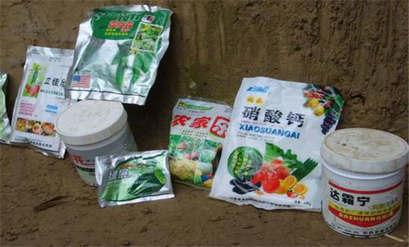 根據(jù)不同病蟲(chóng)害的種類(lèi)選擇農(nóng)藥品種和劑型